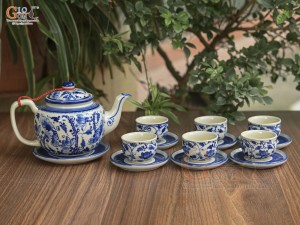 Bộ ấm chén dáng quai vuông men cổ vẽ Sen xanh lam, 350ml