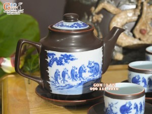 Bộ ấm chén dáng quai vuông men nâu chỉ đỏ cảnh Đám Cưới Chuột, 500ml