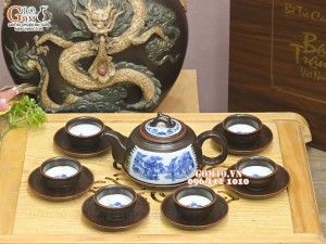Bộ ấm chén dáng rỏ cua men nâu chỉ đỏ cảnh Phố Cổ, 400ml