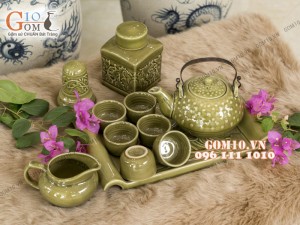 Bộ ấm chén dáng rỏ cua men rêu, quai đồng khay chữ nhật - đầy đủ phụ kiện