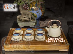 Bộ ấm chén dáng siêu men hỏa biến, quai đồng