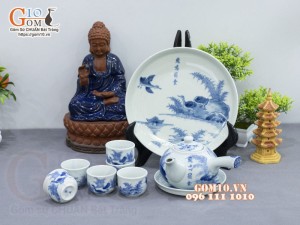 Bộ ấm chén dáng quai ngang men lam cổ vẽ Phi Minh Túc Thực khay tròn, 280ml