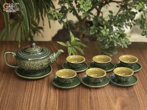 Bộ ấm chén dáng thấp men lục cổ khắc nổi hoa sen, 350ml