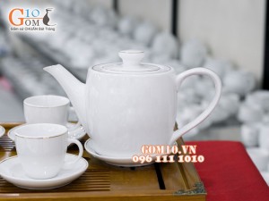 Bộ ấm chén dáng thùng men trắng, kẻ chỉ vàng kim 750ml