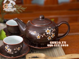 Bộ ấm chén dáng tống men nâu chỉ đỏ, vẽ hoa mai trắng 350ml