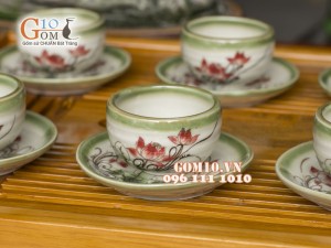 Bộ ấm chén dáng trâu men vuốt, vẽ sen, 350ml