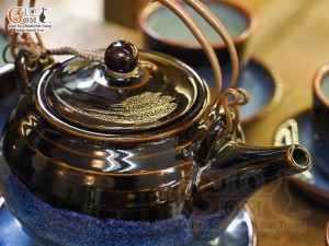 Bộ ấm chén dáng tròn quai đồng men hỏa biến xanh đá, 350ml