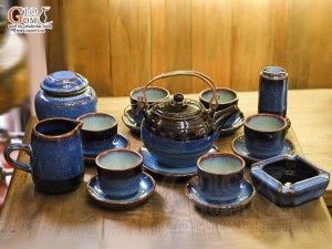 Bộ ấm chén dáng tròn quai đồng men hỏa biến xanh đá đầy đủ phụ kiện, 350ml