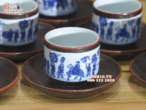Bộ ấm chén dáng vại men nâu chỉ đỏ cảnh Vinh Quy Bái Tổ, 600ml