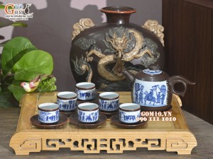Bộ ấm chén dáng vại men nâu chỉ đỏ cảnh Vinh Quy Bái Tổ, 600ml
