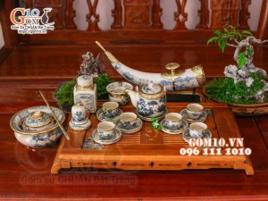 Bộ ấm chén dáng vại men rạn cổ bọc đồng, cảnh sơn thủy, đầy đủ phụ kiện