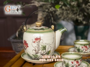 Bộ ấm chén dáng vại men vuốt, vẽ hoa sen 450ml