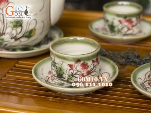 Bộ ấm chén dáng vại men vuốt, vẽ hoa sen 450ml