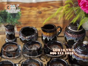 Bộ ấm chén dáng vuông dẹt đỏ men hỏa biến, đầy đủ phụ kiện 350ml