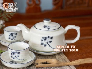 Bộ ấm chén dáng vuông dẹt, men kem vẽ hoa Sen đen, 350ml