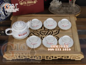 Bộ ấm chén dáng vuông dẹt men trắng kẻ chỉ vàng - in logo
