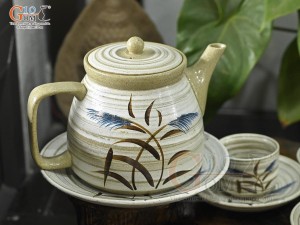 Bộ ấm chén dáng vuông gốm hồng sa vẽ bông lau, 350ml