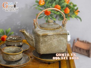 Bộ ấm chén dáng vuông men hỏa biến gấm vàng 400ml
