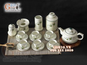 Bộ ấm chén dáng vuông men kem vẽ đài sen kèm phụ kiện 350ml
