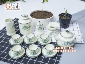 Bộ ấm chén dáng vuông men kem vẽ hoa sen xanh đầy đủ phụ kiện 