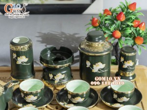 Bộ ấm chén dáng vuông men rêu khắc sen, bọc đồng, đầy đủ phụ kiện 350ml