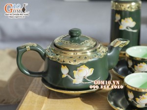 Bộ ấm chén dáng vuông men rêu khắc sen, bọc đồng, đầy đủ phụ kiện 350ml