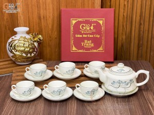 Bộ ấm chén dáng vuông men kem vẽ hoa Sen xanh, 350ml