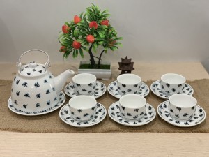 Bộ ấm chén dáng vuốt men trắng vẽ trúc, 450ml