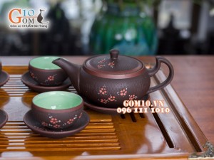 Bộ ấm chén dáng dẹt gốm hồng sa, khắc hoa anh đào, 300ml