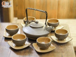 Bộ ấm chén đĩa bay gốm ganh quai đồng cao cấp, 400ml