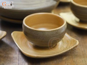 Bộ ấm chén đĩa bay gốm ganh quai đồng cao cấp, 400ml