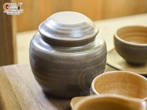 Bộ ấm chén đĩa bay gốm ganh quai đồng cao cấp đầy đủ phụ kiện, 400ml