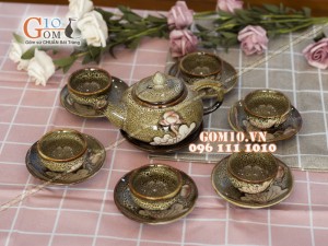 Bộ ấm chén độc ẩm men gấm vàng khắc sen