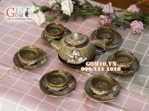 Bộ ấm chén độc ẩm men gấm vàng khắc sen