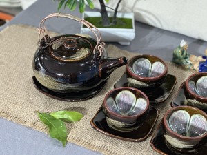 Bộ ấm chén giang tây men hỏa biến chén lòng hoa cao cấp