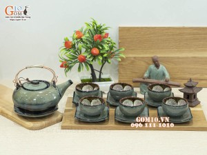 Bộ ấm chén giang tây men hỏa biến xanh ngọc, chén lòng hoa