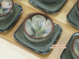 Bộ ấm chén giang tây men hỏa biến xanh ngọc, chén lòng hoa