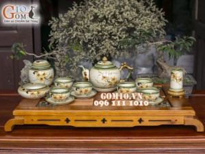 Bộ ấm chén gốc cây men vuốt, vẽ mai vàng, đầy đủ phụ kiện 500ml