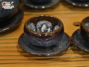 Bộ ấm chén gốm dáng cao men hỏa biến chén lòng hoa, 450ml