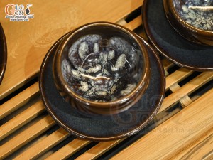 Bộ ấm chén gốm dáng cao men hỏa biến chén lòng hoa, 450ml