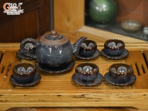 Bộ ấm chén gốm dáng cao men hỏa biến chén lòng hoa, 450ml