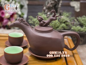 Bộ ấm chén gốm dáng Mã Thượng Phong Hầu, chén lòng xanh, đầy đủ phụ kiện