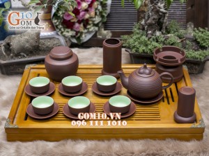 Bộ ấm chén gốm dáng măng cụt nâu, chén lòng xanh, đầy đủ phụ kiện