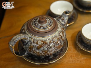 Bộ ấm chén gốm dáng nhật men hỏa biến vân đá kẻ chỉ vàng, 300ml