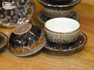 Bộ ấm chén gốm dáng nhật men hỏa biến vân đá kẻ chỉ vàng, 300ml