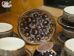 Bộ ấm chén gốm dáng nhật men hỏa biến vân đá kẻ chỉ vàng, 300ml