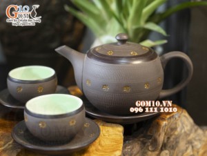 Bộ ấm chén nâu son dáng tròn gốm hồng sa, khắc sao vàng 280ml