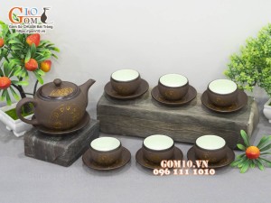 Bộ ấm chén nâu son dáng tròn gốm hồng sa, khắc trăng vàng, 280ml