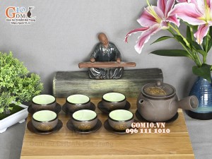 Bộ ấm chén dáng cao quai ngang gốm hồng sa, khắc trăng vàng, 350ml