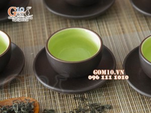 Bộ ấm chén gốm dáng quai ngang đắp Sen, 300ml